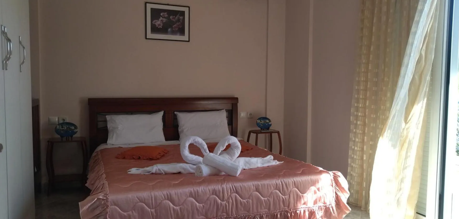 Mihalis Vrion Apartment
